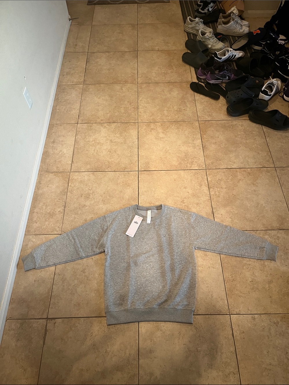 ALO Yoga Heather Gray Crewneck Sweatshirt and sweatpants set - Picture 2 of 6